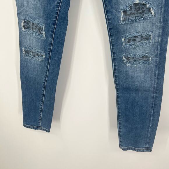 KanCan Mid-Rise Leopard Patch Skinny Jeans - Picture 4 of 8